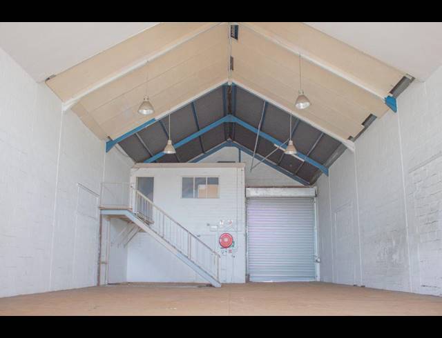 279M² BUILDING FOR SALE IN PAARDEN EILAND